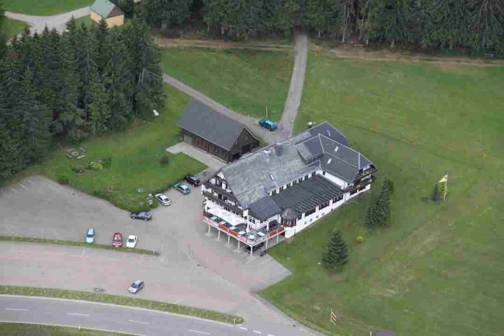 Hohengasthof Lowen - Escheck โชนวัลด์ ภายนอก รูปภาพ